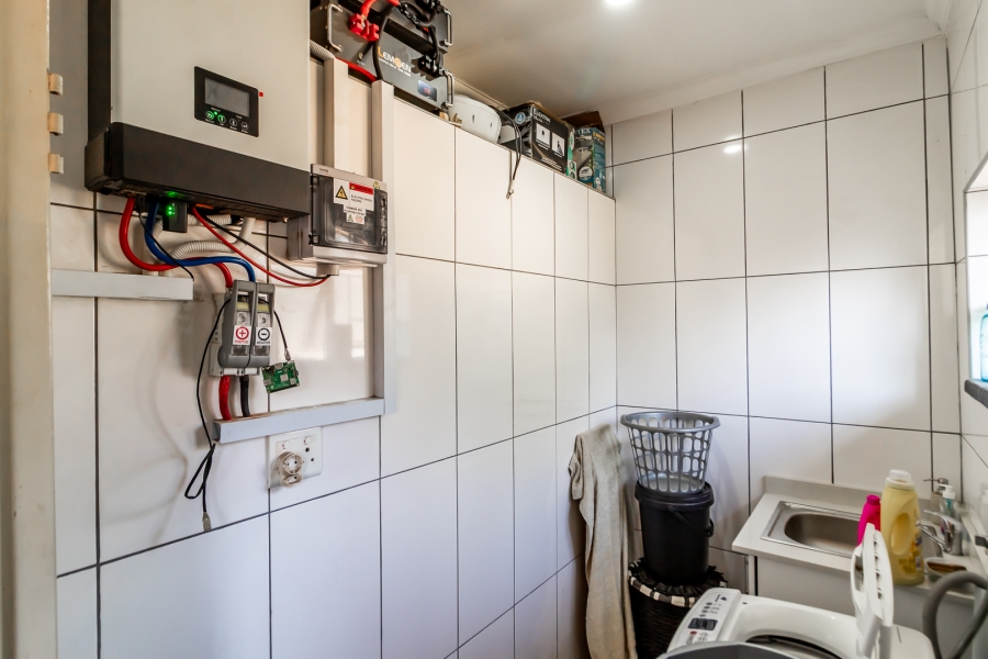 4 Bedroom Property for Sale in Waverley Gauteng