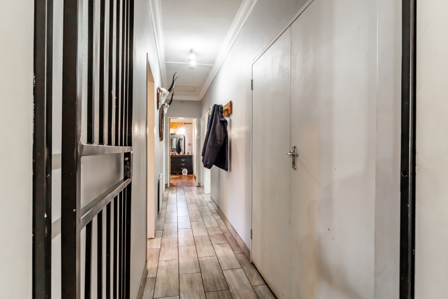 4 Bedroom Property for Sale in Waverley Gauteng