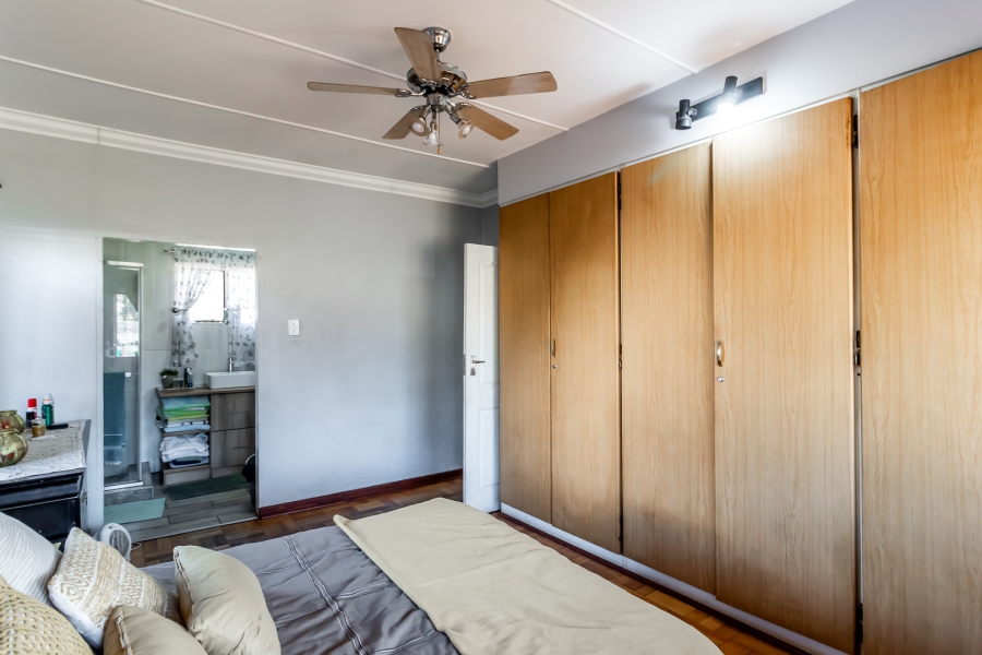 4 Bedroom Property for Sale in Waverley Gauteng