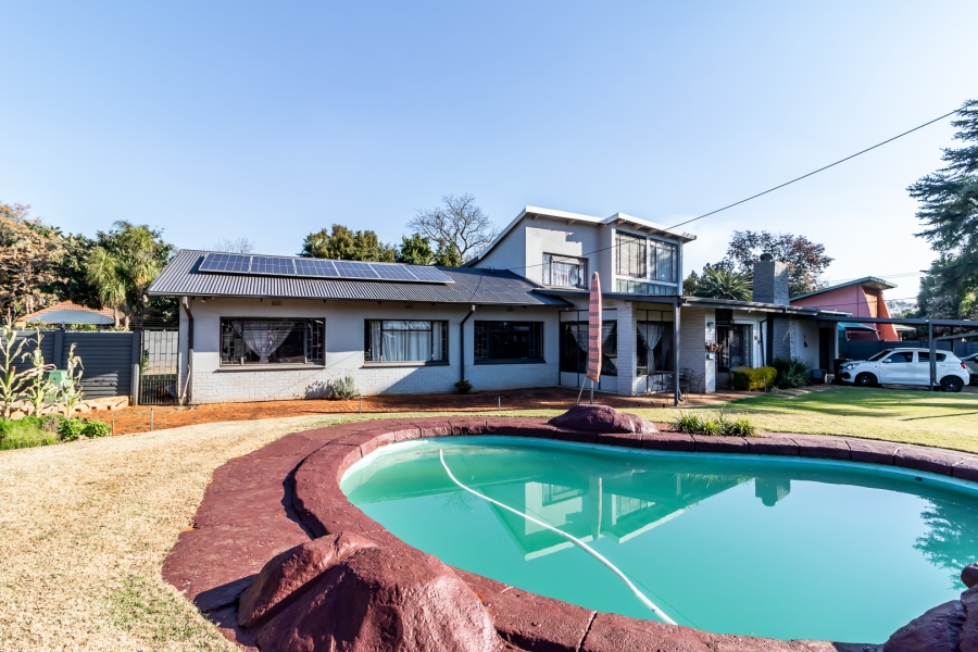 4 Bedroom Property for Sale in Waverley Gauteng