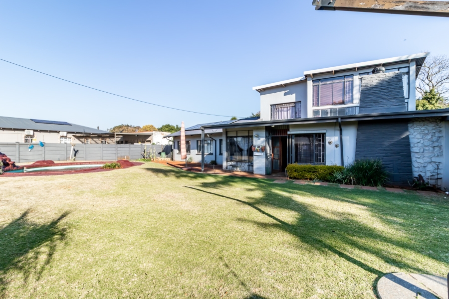 4 Bedroom Property for Sale in Waverley Gauteng