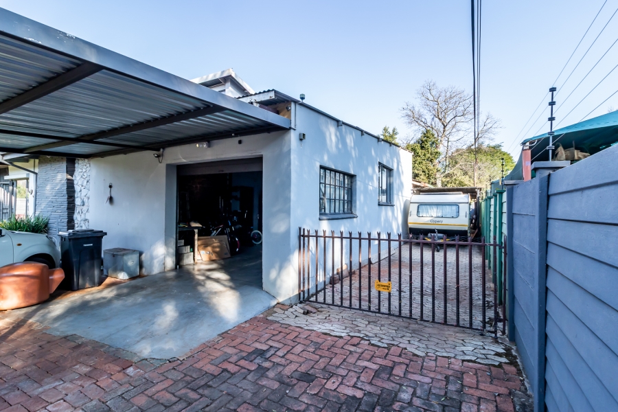 4 Bedroom Property for Sale in Waverley Gauteng