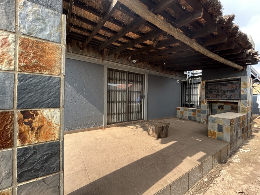 3 Bedroom Property for Sale in Vosloorus Ext 6 Gauteng