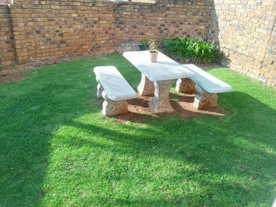 To Let 2 Bedroom Property for Rent in Norkem Park Gauteng