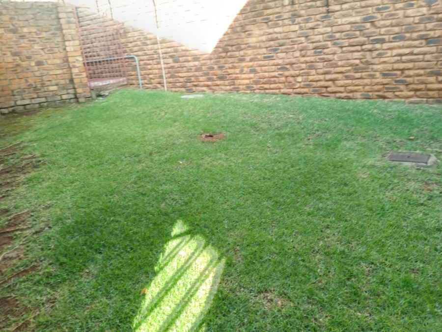 To Let 2 Bedroom Property for Rent in Norkem Park Gauteng