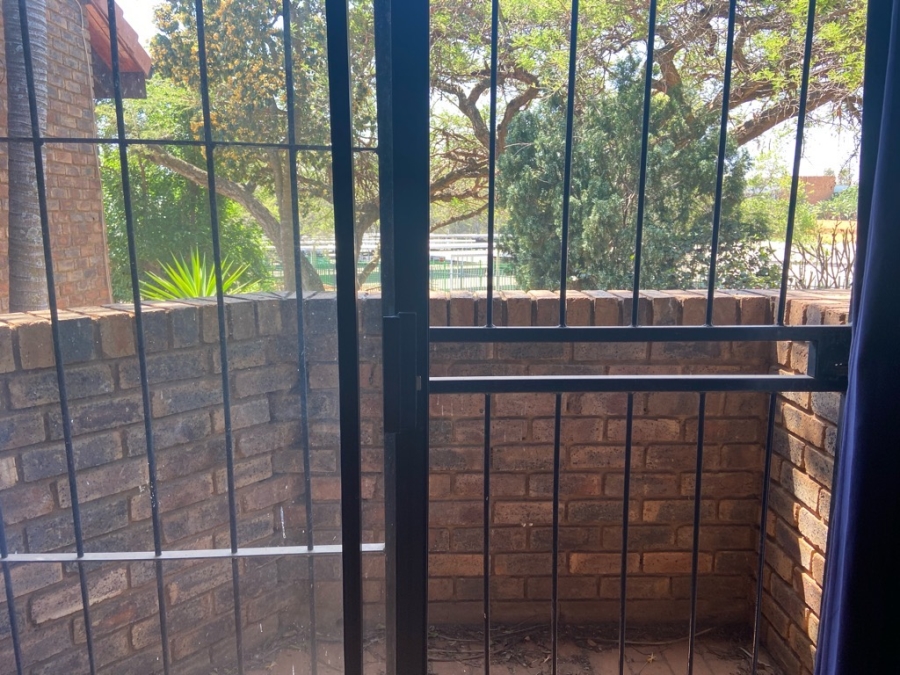2 Bedroom Property for Sale in Weavind Park Gauteng