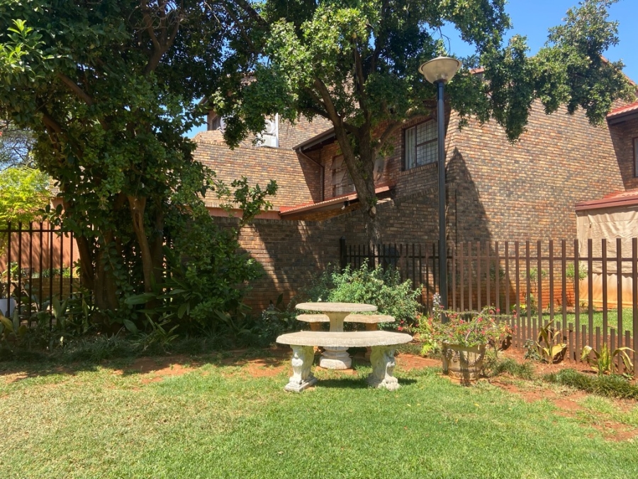 2 Bedroom Property for Sale in Weavind Park Gauteng