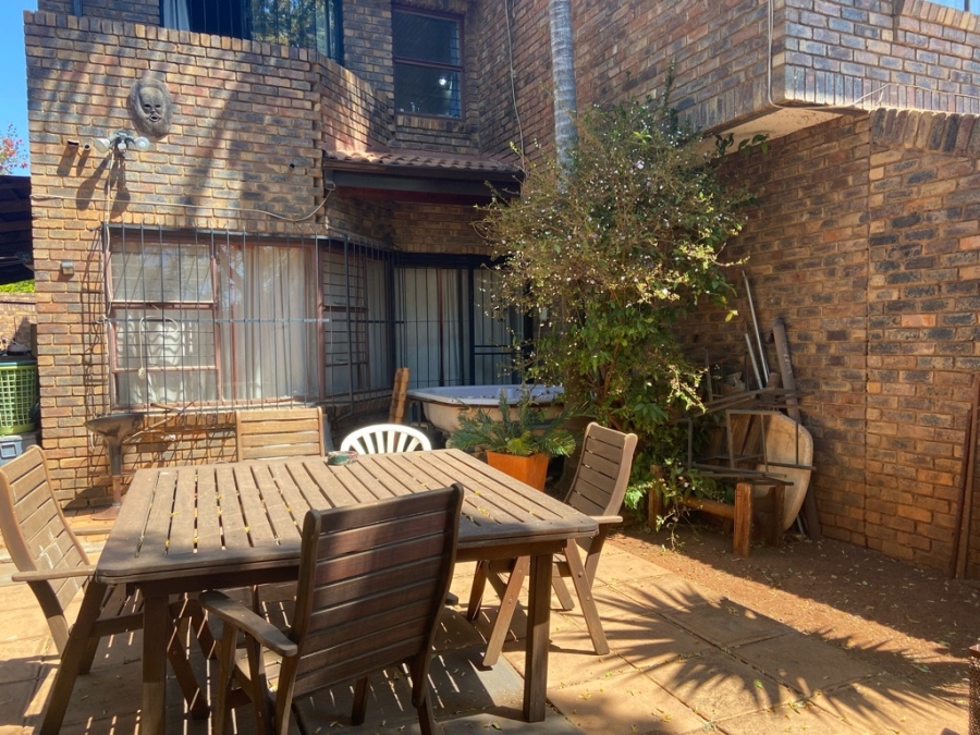 2 Bedroom Property for Sale in Weavind Park Gauteng