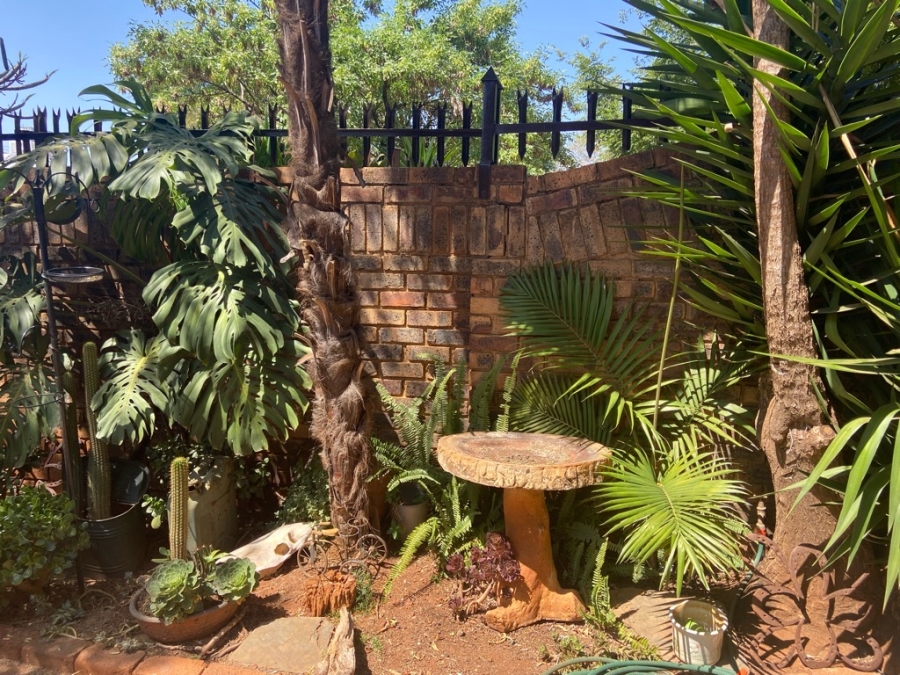 2 Bedroom Property for Sale in Weavind Park Gauteng