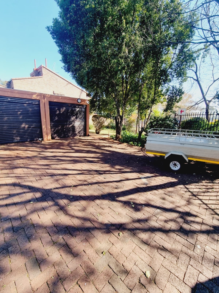 2 Bedroom Property for Sale in Weavind Park Gauteng