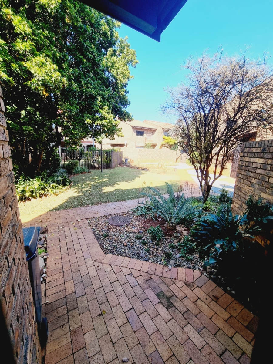 2 Bedroom Property for Sale in Weavind Park Gauteng