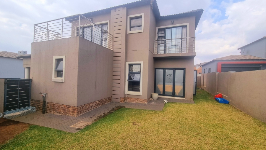 4 Bedroom Property for Sale in Thatchfield Hills Gauteng