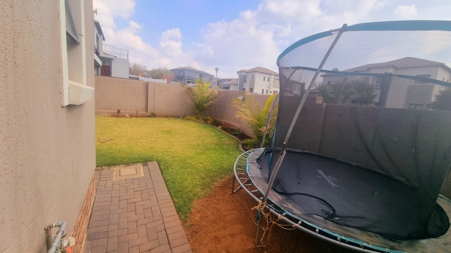 4 Bedroom Property for Sale in Thatchfield Hills Gauteng