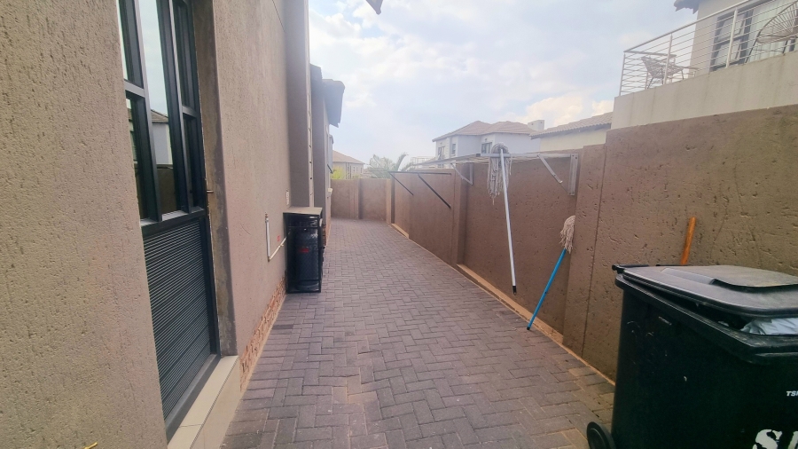 4 Bedroom Property for Sale in Thatchfield Hills Gauteng