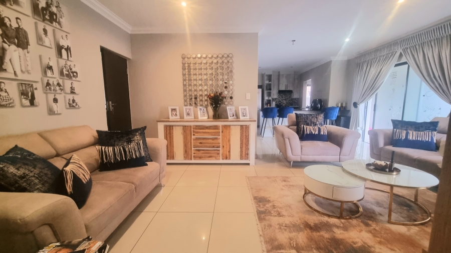 4 Bedroom Property for Sale in Thatchfield Hills Gauteng