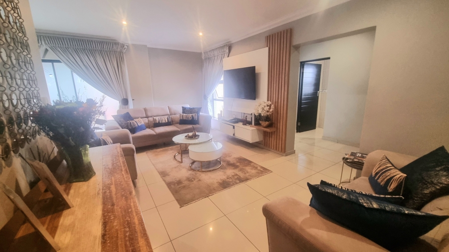 4 Bedroom Property for Sale in Thatchfield Hills Gauteng