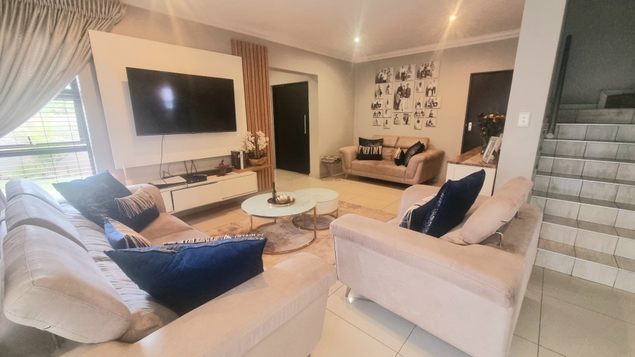 4 Bedroom Property for Sale in Thatchfield Hills Gauteng