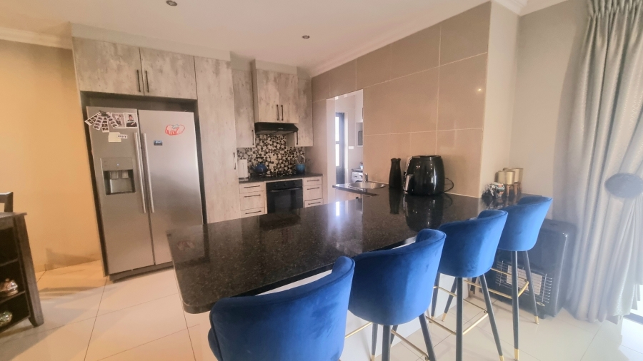 4 Bedroom Property for Sale in Thatchfield Hills Gauteng