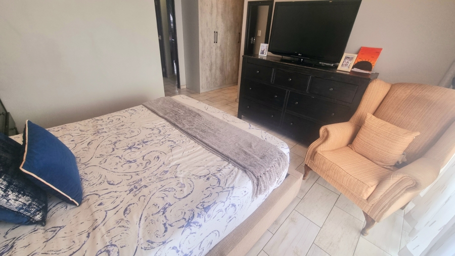 4 Bedroom Property for Sale in Thatchfield Hills Gauteng