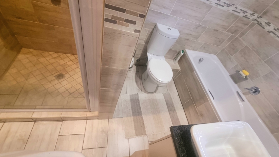 4 Bedroom Property for Sale in Thatchfield Hills Gauteng