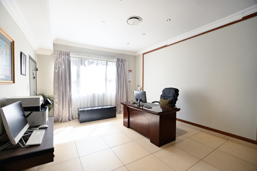 5 Bedroom Property for Sale in Sable Hills Gauteng
