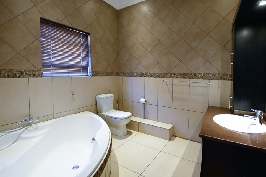5 Bedroom Property for Sale in Sable Hills Gauteng