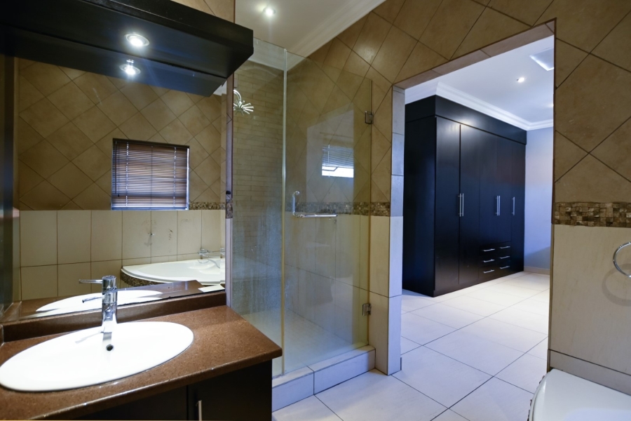 5 Bedroom Property for Sale in Sable Hills Gauteng