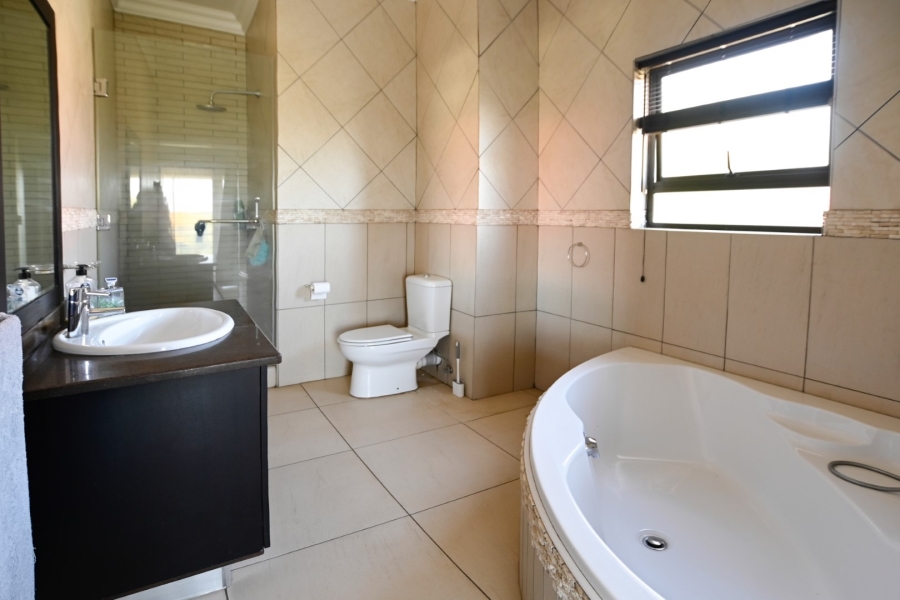 5 Bedroom Property for Sale in Sable Hills Gauteng