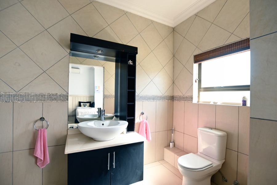 5 Bedroom Property for Sale in Sable Hills Gauteng