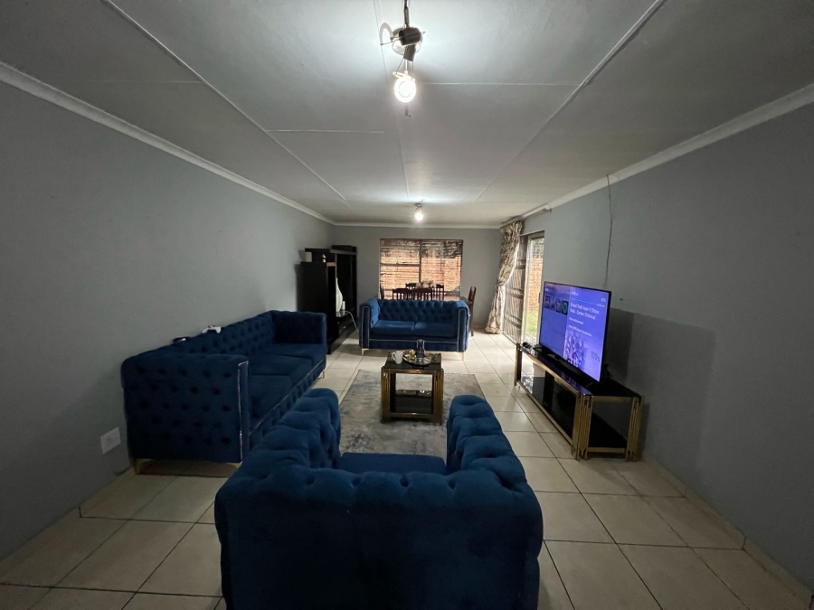 To Let 3 Bedroom Property for Rent in Liefde en Vrede Gauteng