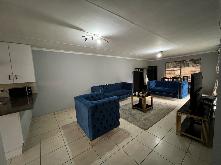 To Let 3 Bedroom Property for Rent in Liefde en Vrede Gauteng