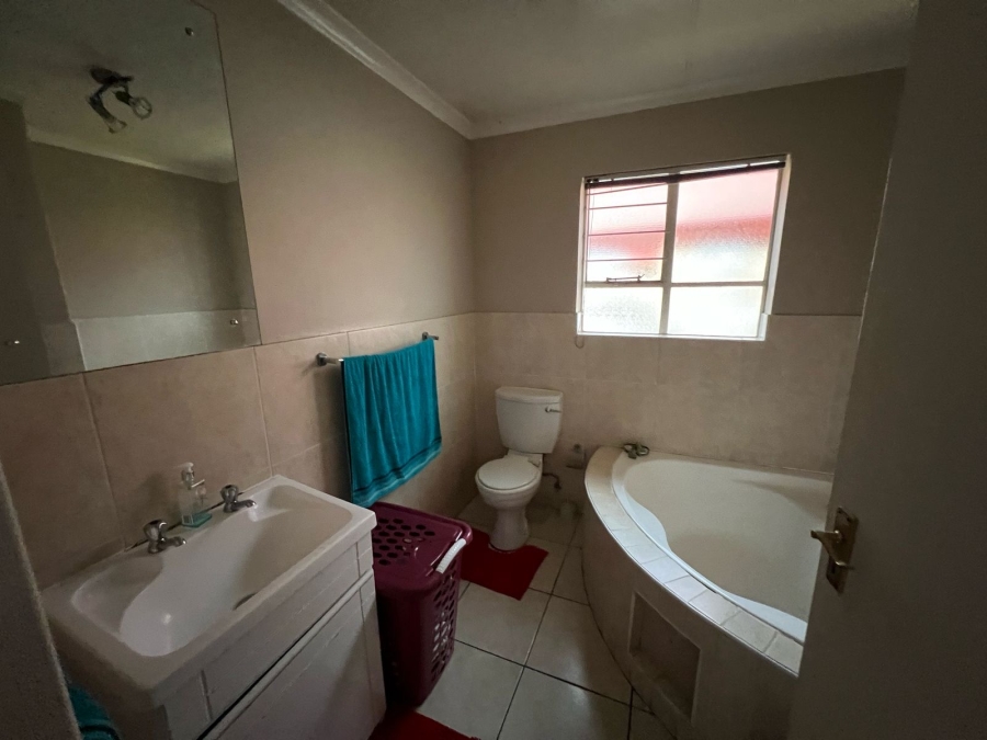 To Let 3 Bedroom Property for Rent in Liefde en Vrede Gauteng