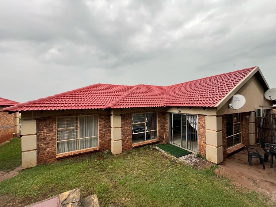 To Let 3 Bedroom Property for Rent in Liefde en Vrede Gauteng