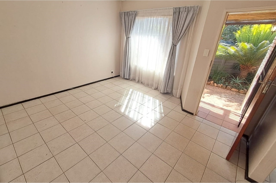 3 Bedroom Property for Sale in Rooihuiskraal Gauteng