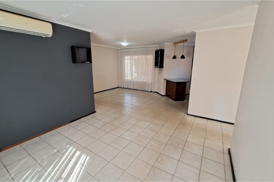 3 Bedroom Property for Sale in Rooihuiskraal Gauteng