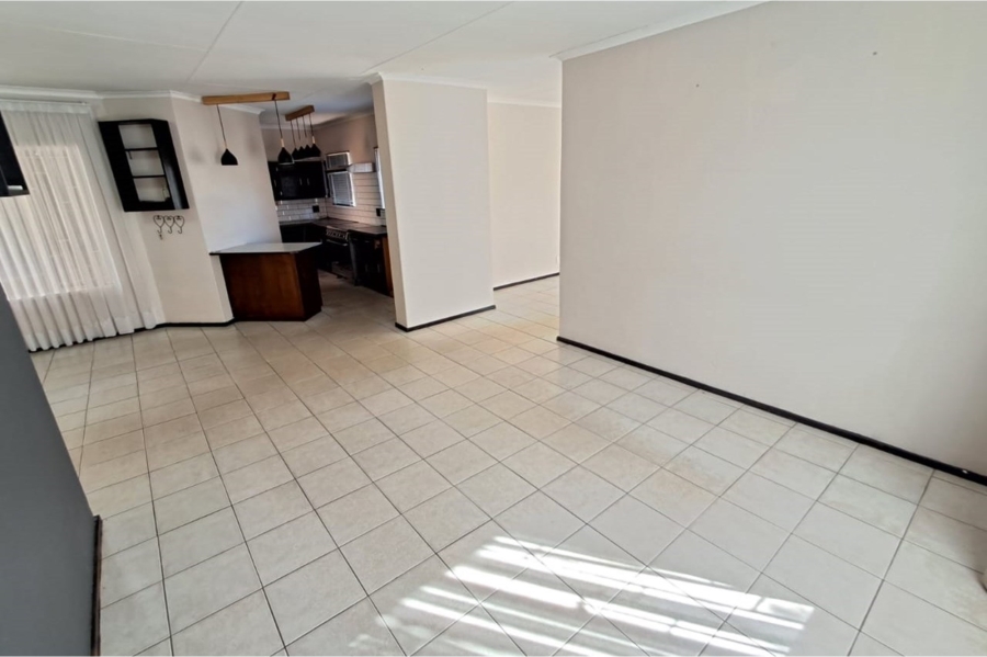 3 Bedroom Property for Sale in Rooihuiskraal Gauteng
