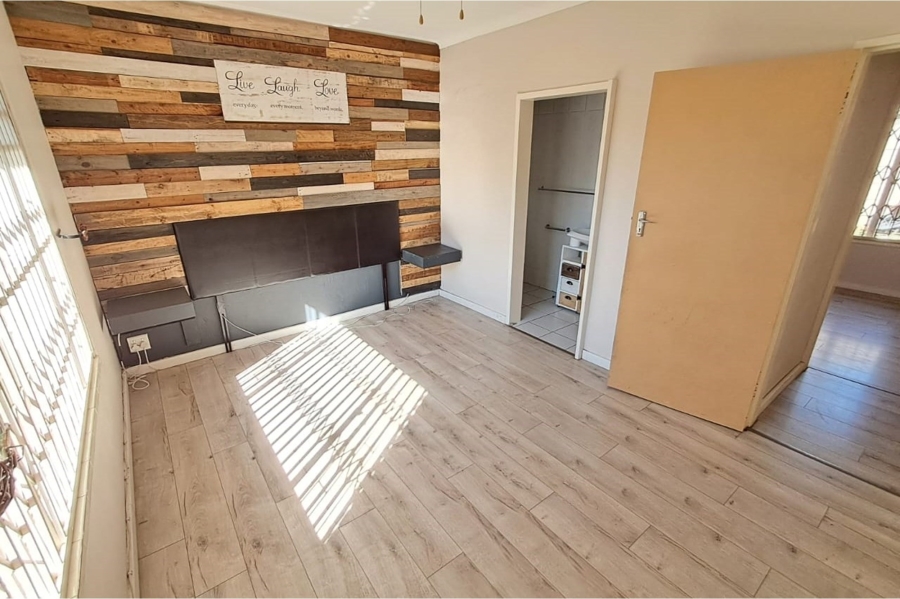 3 Bedroom Property for Sale in Rooihuiskraal Gauteng