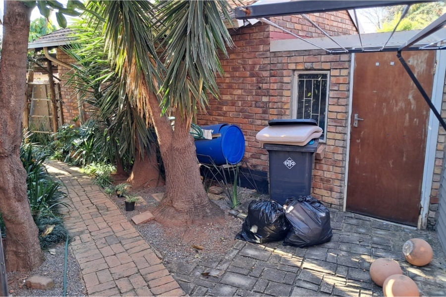 3 Bedroom Property for Sale in Rooihuiskraal Gauteng