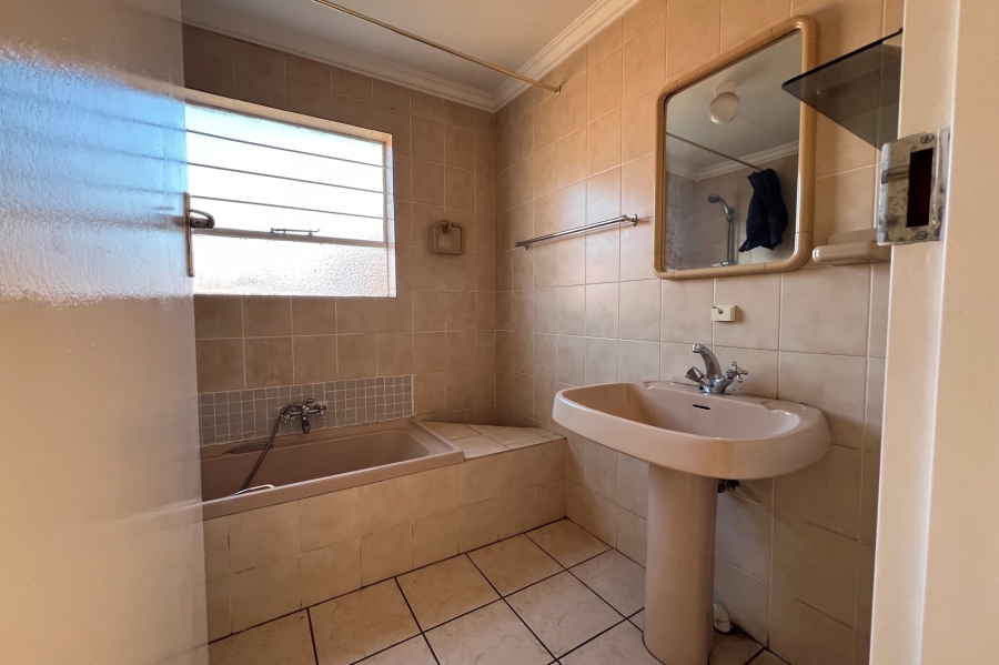 1 Bedroom Property for Sale in Halfway House Gauteng