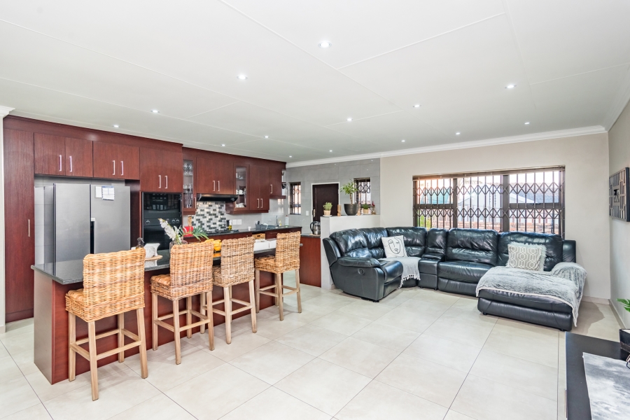 3 Bedroom Property for Sale in Roodekrans Gauteng