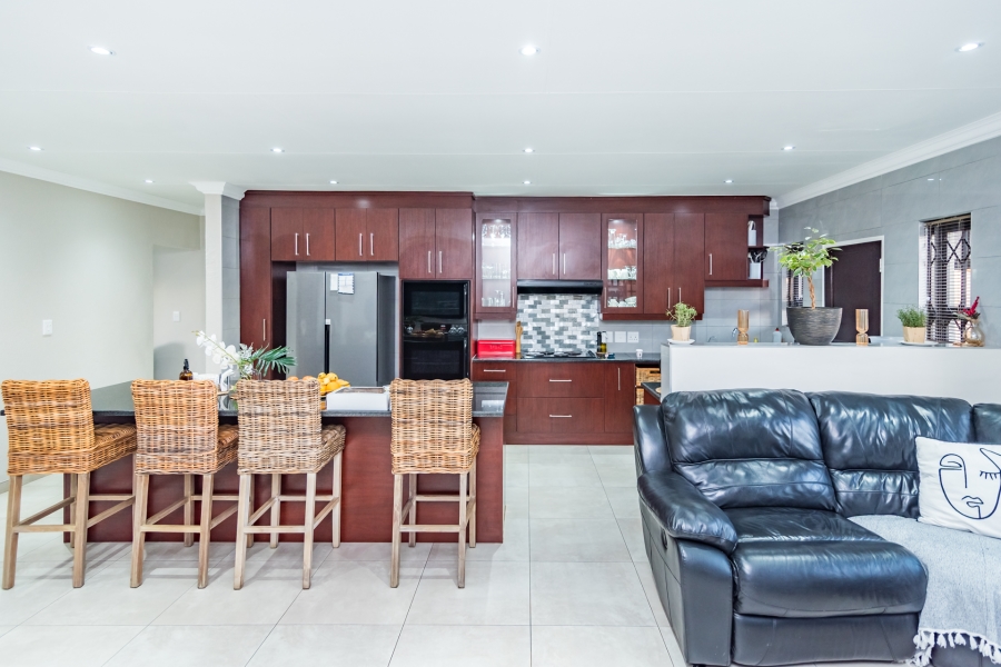 3 Bedroom Property for Sale in Roodekrans Gauteng