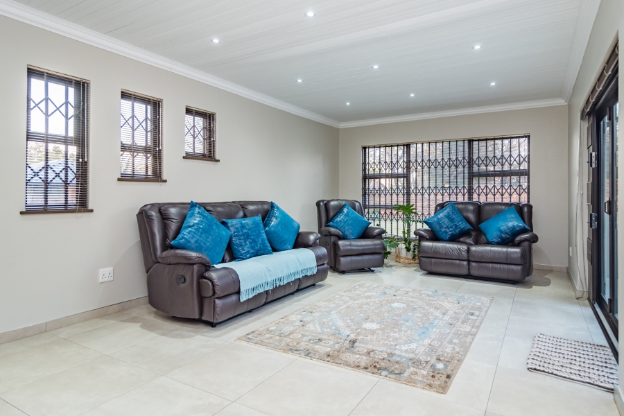 3 Bedroom Property for Sale in Roodekrans Gauteng
