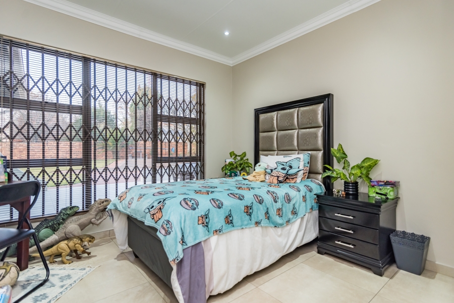 3 Bedroom Property for Sale in Roodekrans Gauteng