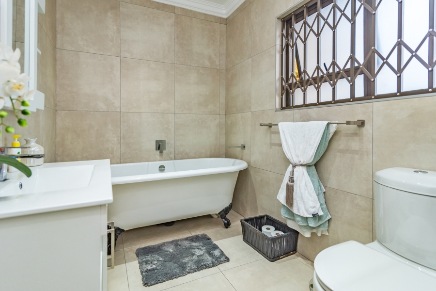 3 Bedroom Property for Sale in Roodekrans Gauteng