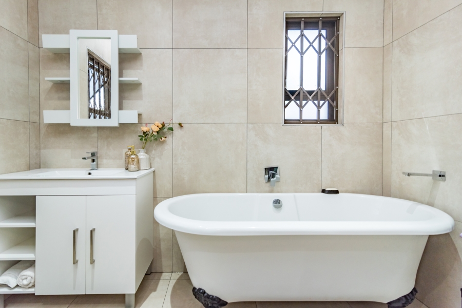 3 Bedroom Property for Sale in Roodekrans Gauteng
