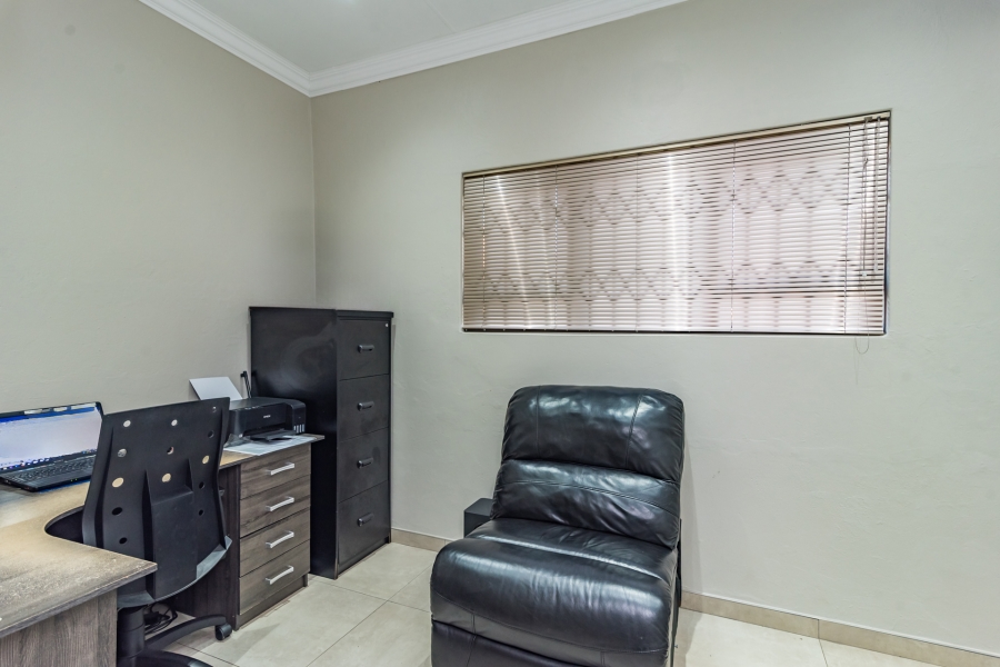 3 Bedroom Property for Sale in Roodekrans Gauteng