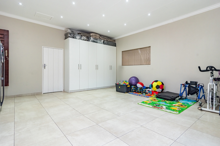 3 Bedroom Property for Sale in Roodekrans Gauteng