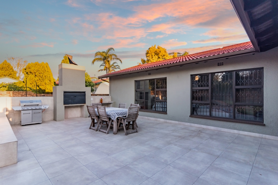 3 Bedroom Property for Sale in Roodekrans Gauteng