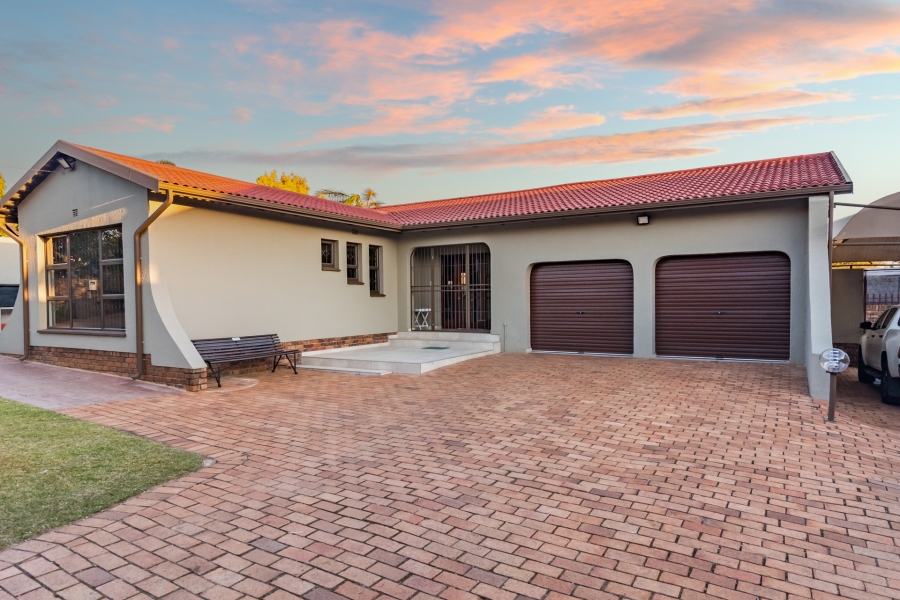 3 Bedroom Property for Sale in Roodekrans Gauteng