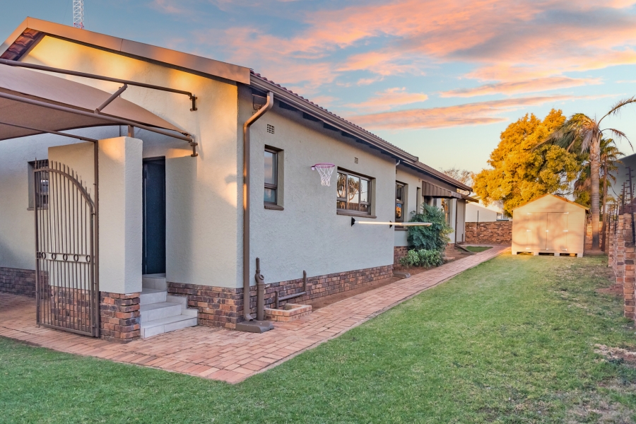 3 Bedroom Property for Sale in Roodekrans Gauteng